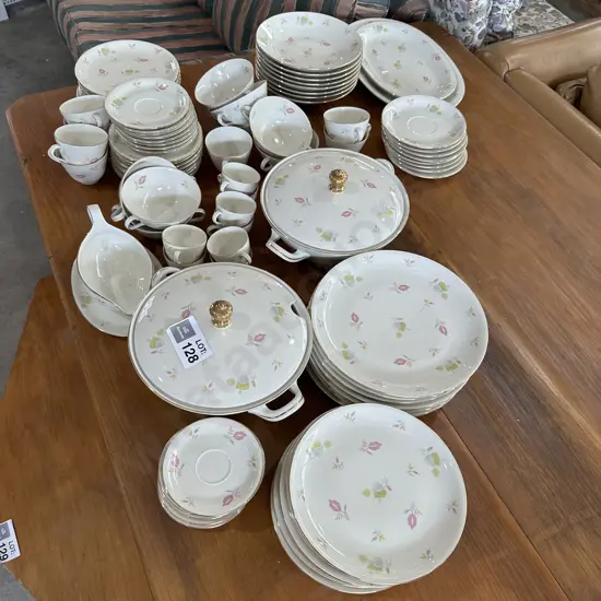 Bavaria 8 place dinner service