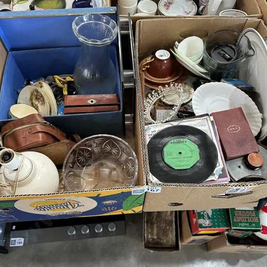 2 boxes collectables