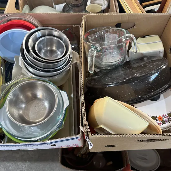 2 boxes kitchenware