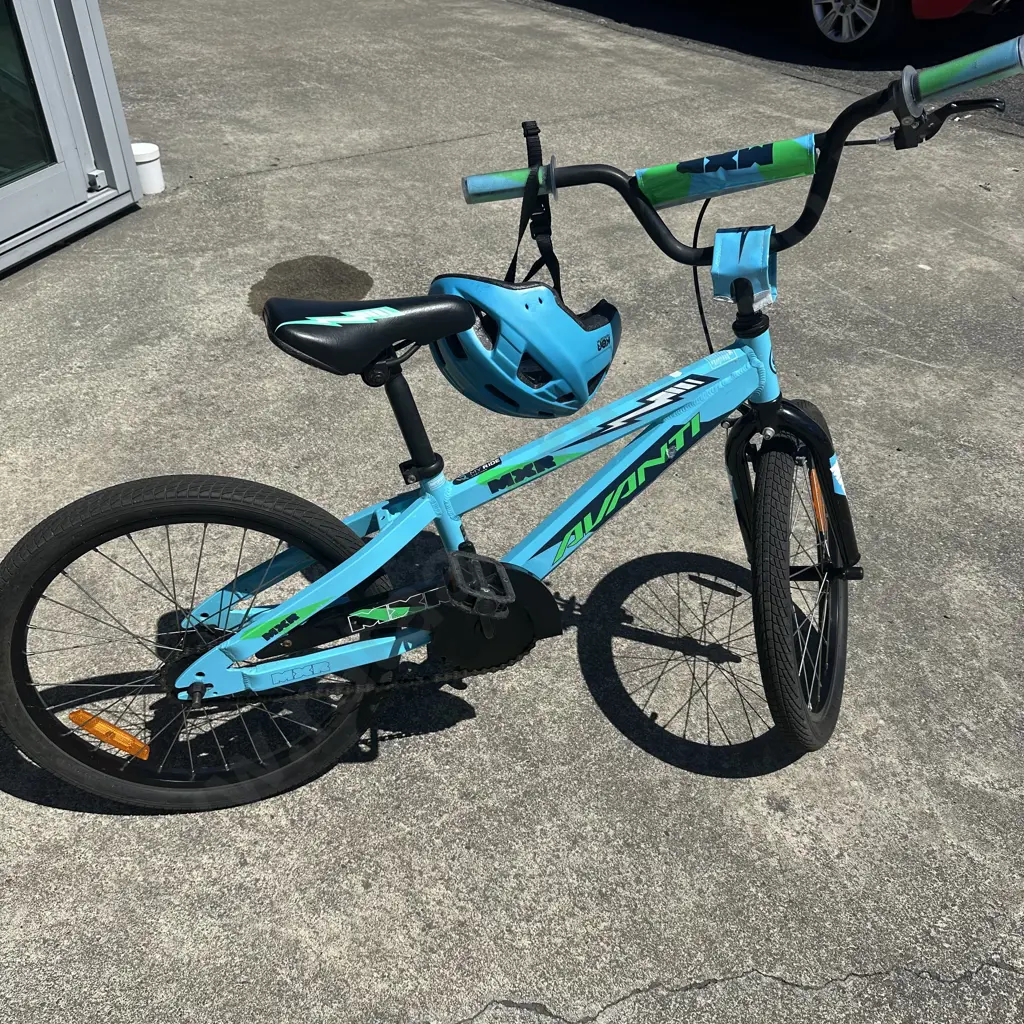 as new kids avanti MXR plus helmet Image 1++