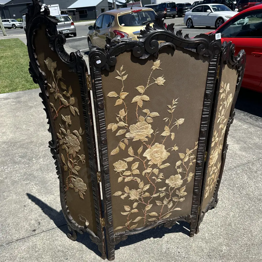 Victorian parlor screen Image 1++