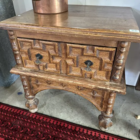 Tony Greaves wood carver Bed side