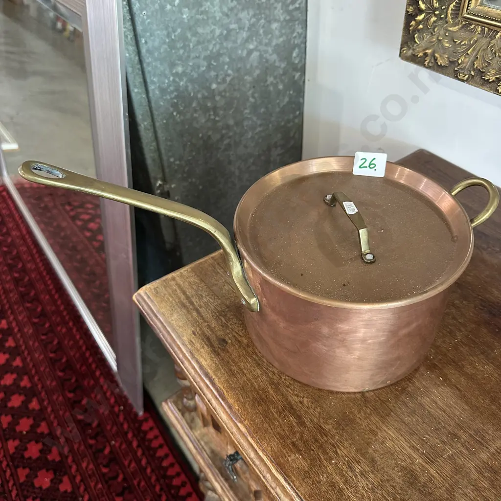 St Clair 8inch French pot Image 1++