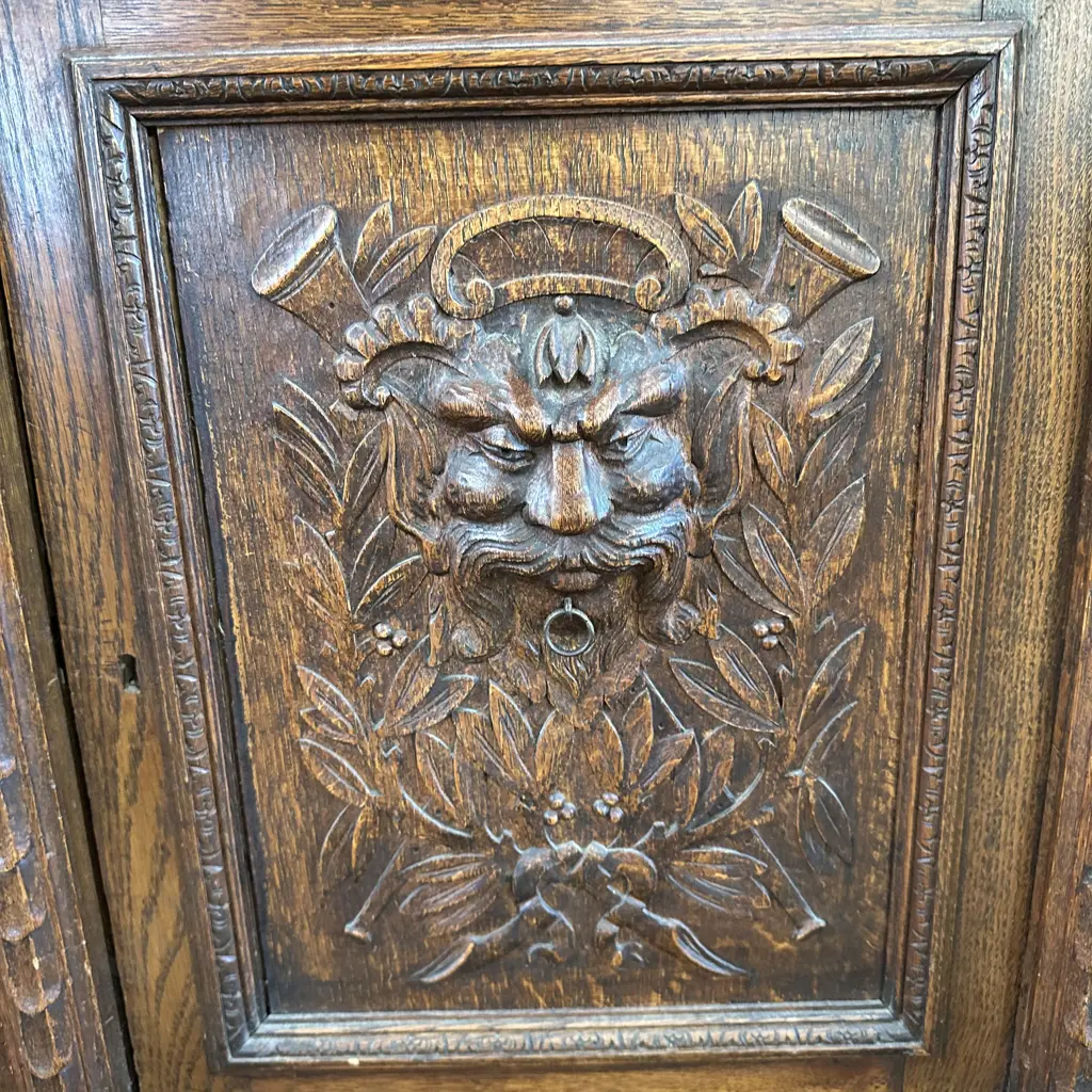 Gothic carved Oak cabinet with parts for the crowning Image 1++