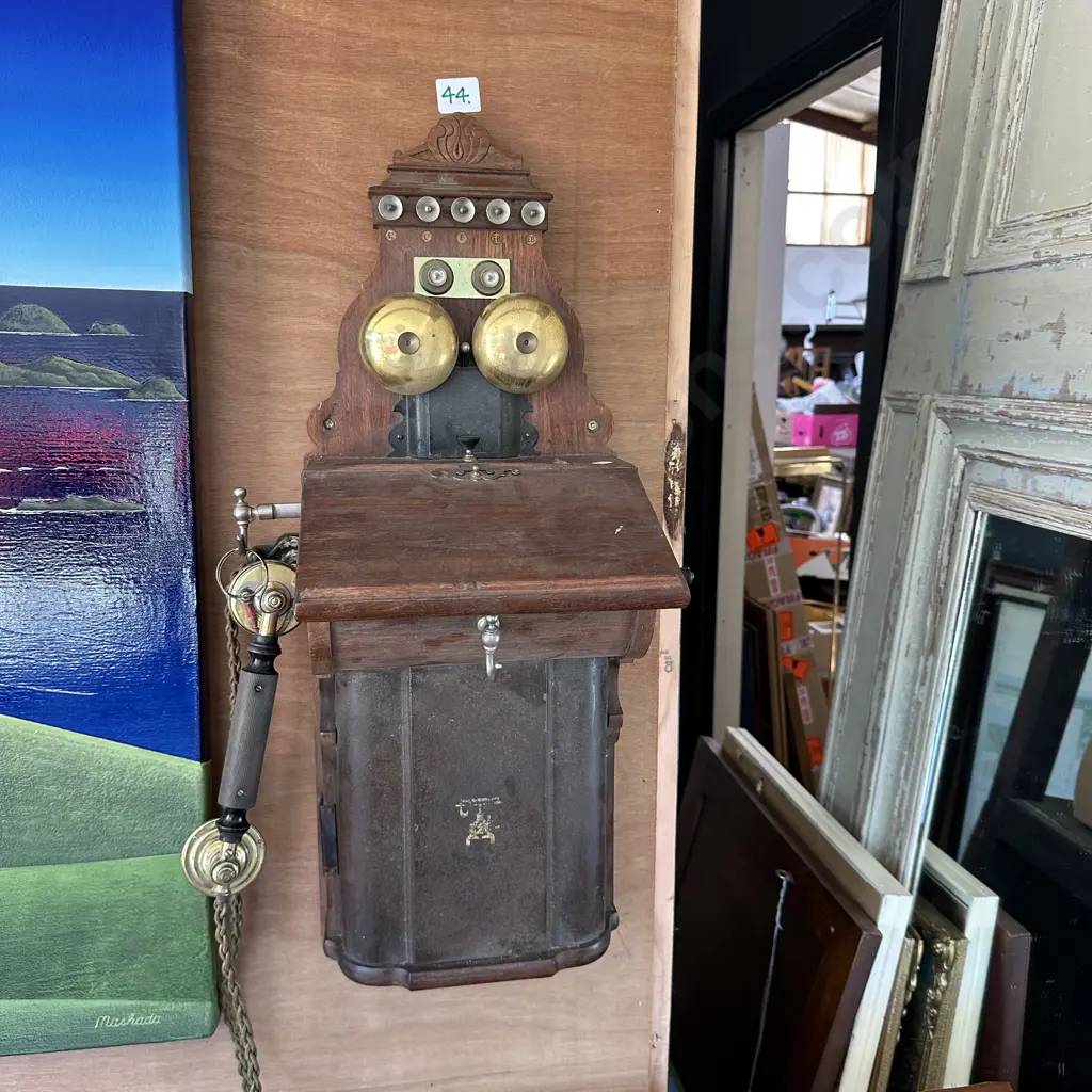 Antique wall phone Image 1++