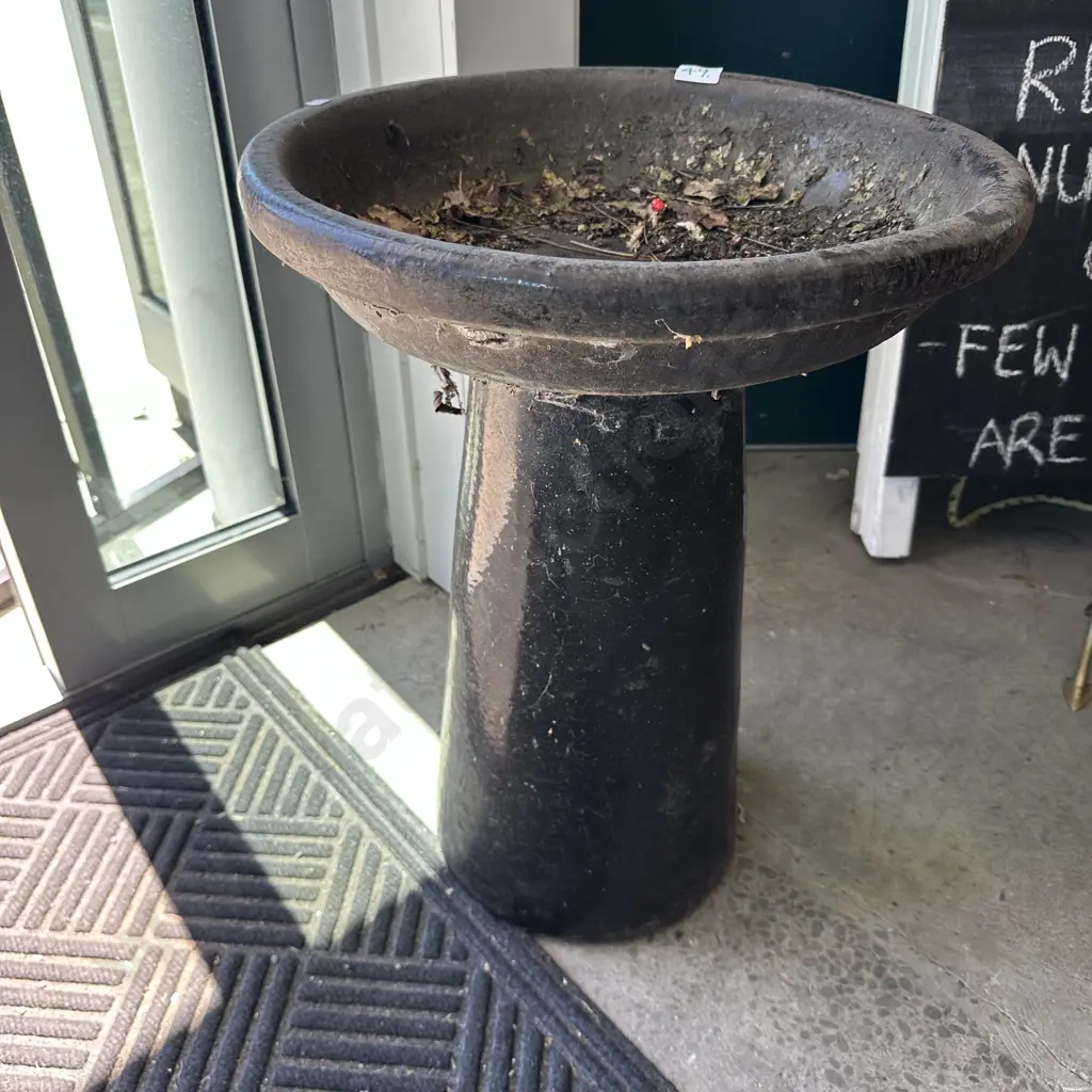 pottery birdbath Image 1++