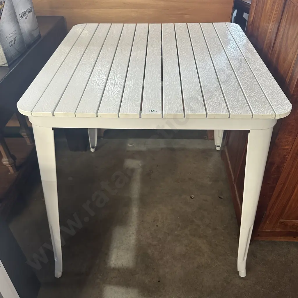 cafe table Image 1++