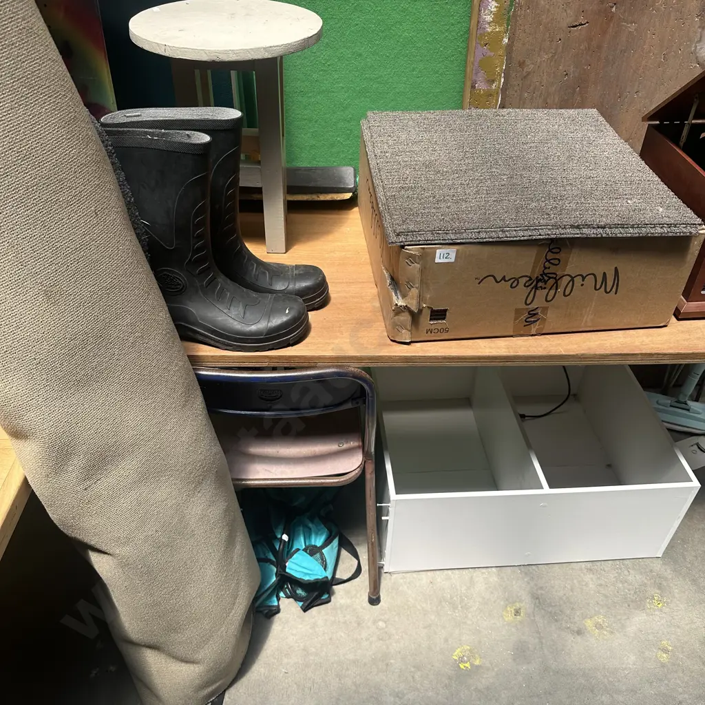 box new carpet squares, gumboots, stool etc Image 1++