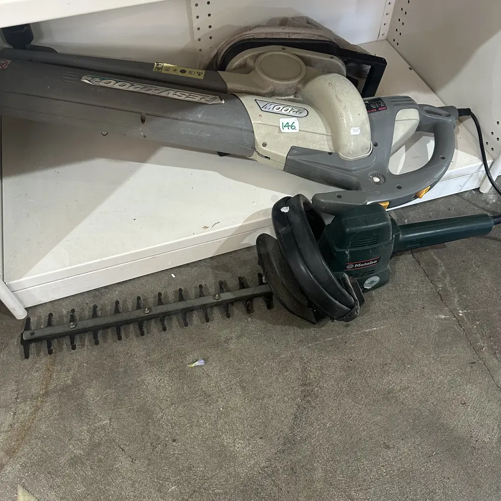 Metabo trimmer and vac Image 1++