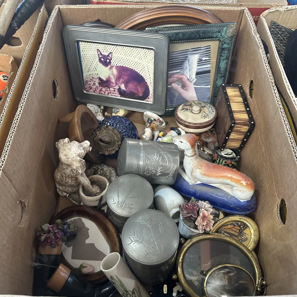 Picture frames and collectables Image 1++