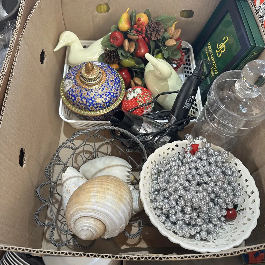 Shells, ducks, wreath etc. Image 1++