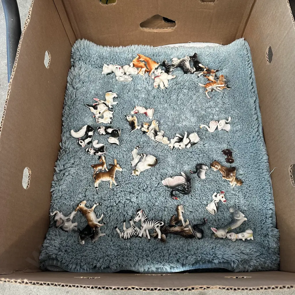 Miniature china animals. Image 1++