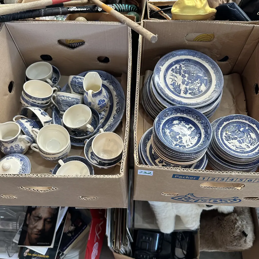 Two boxes Willow and churchill dinner set. Image 1++