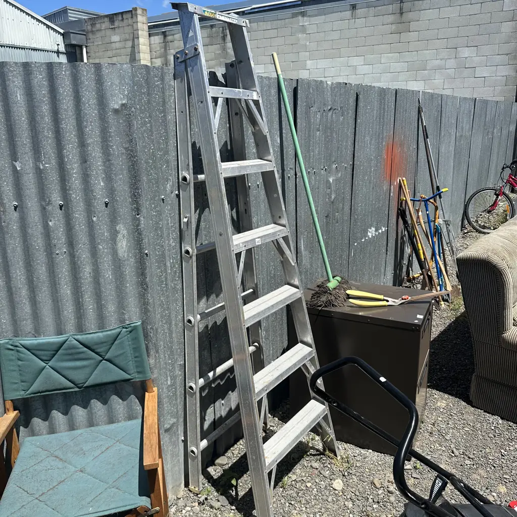 7 foot ladder Image 1++