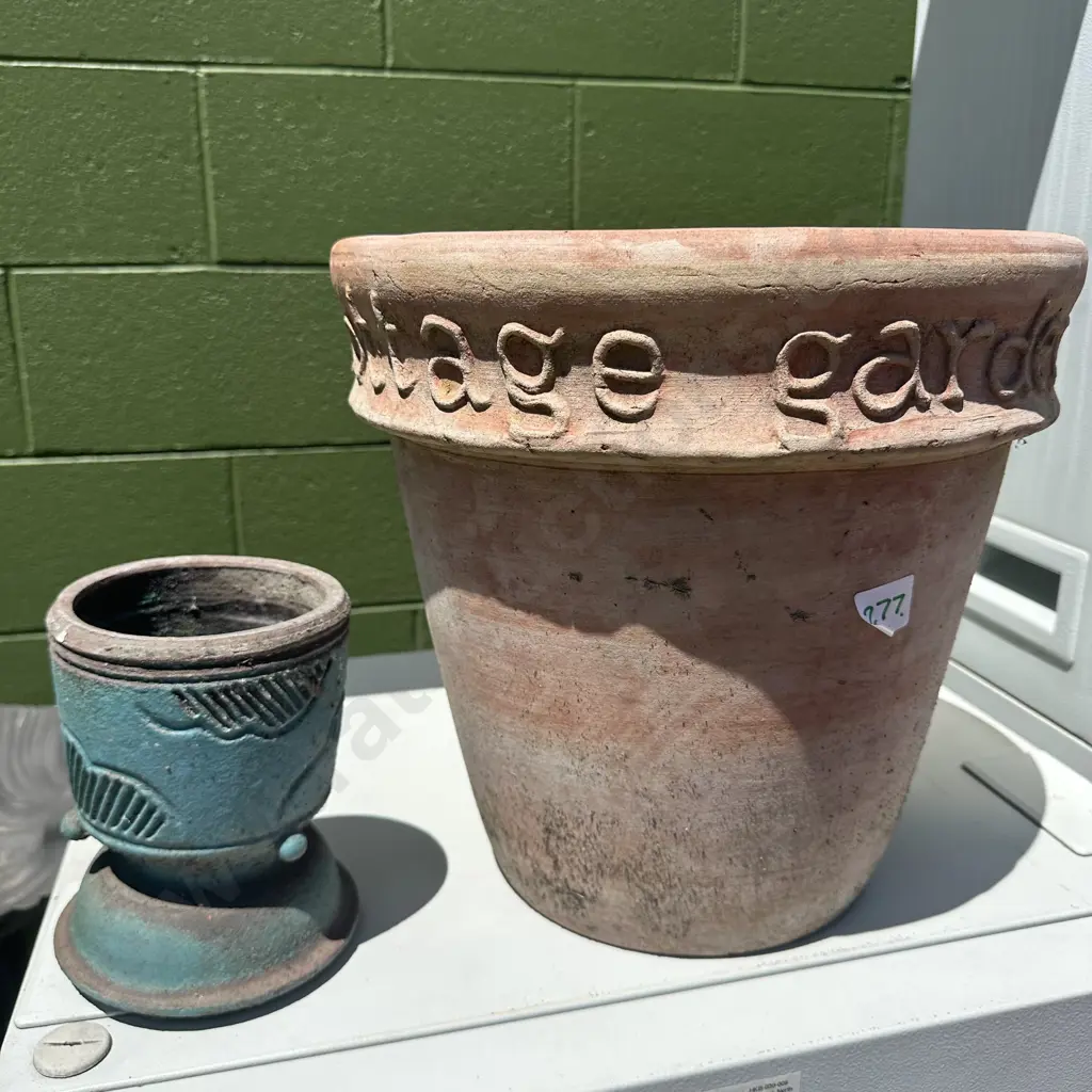 Two planters Image 1++