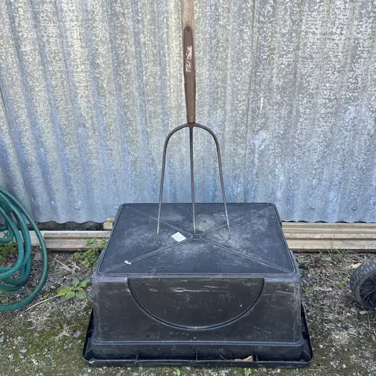 Hay fork and bin