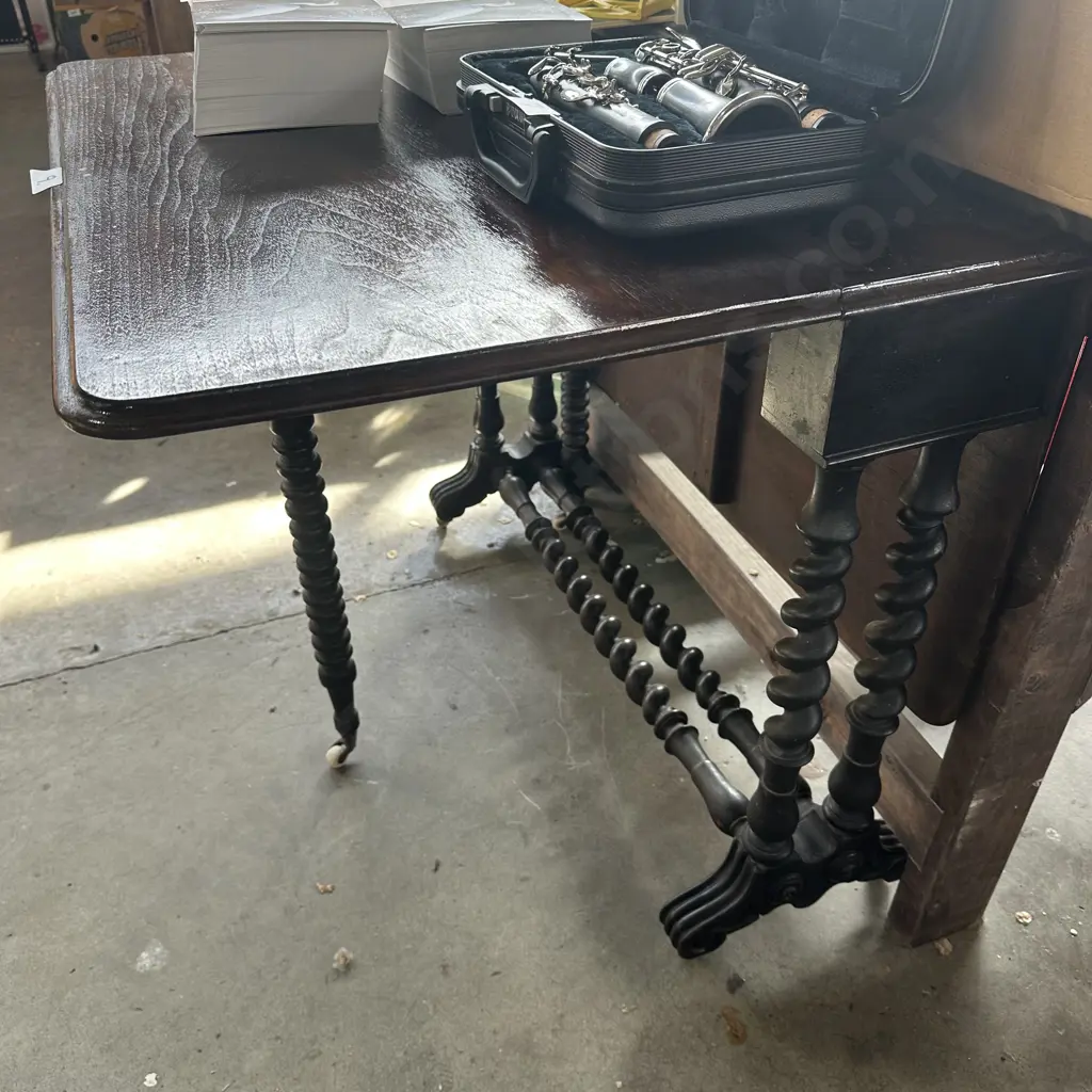 Bobbin & barley twist breakfast table Image 1++