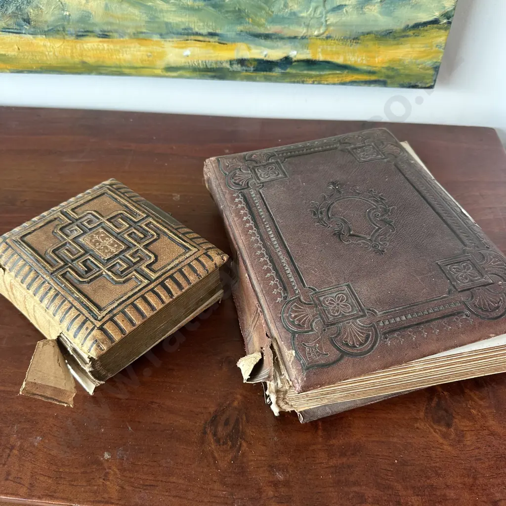 2 antique photo albums Image 1++