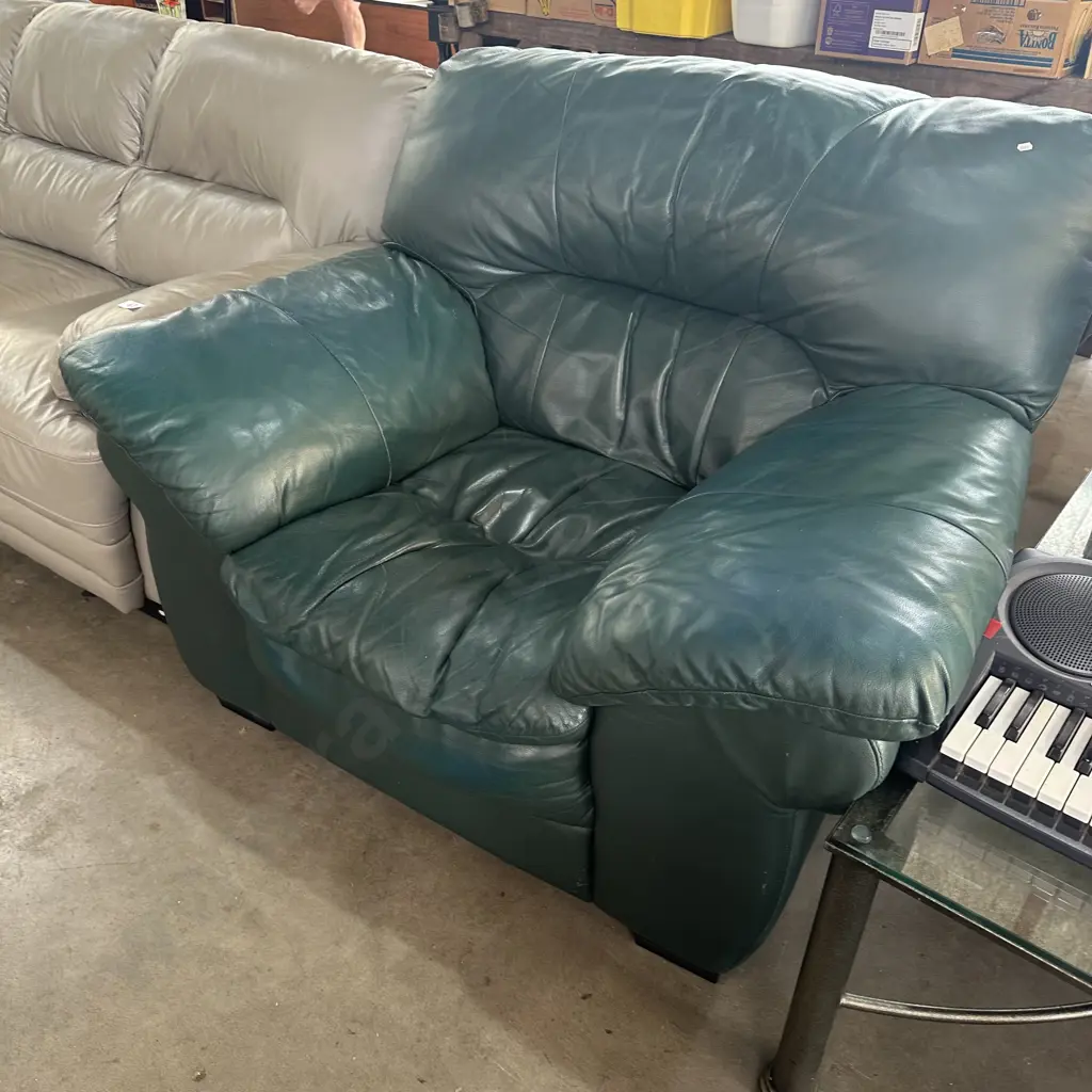 2pc leather lounge suite Image 1++