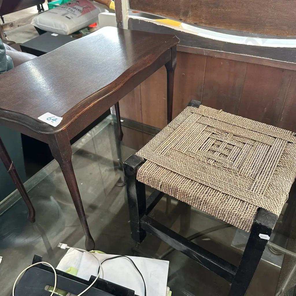 seagrass stool and side table Image 1++