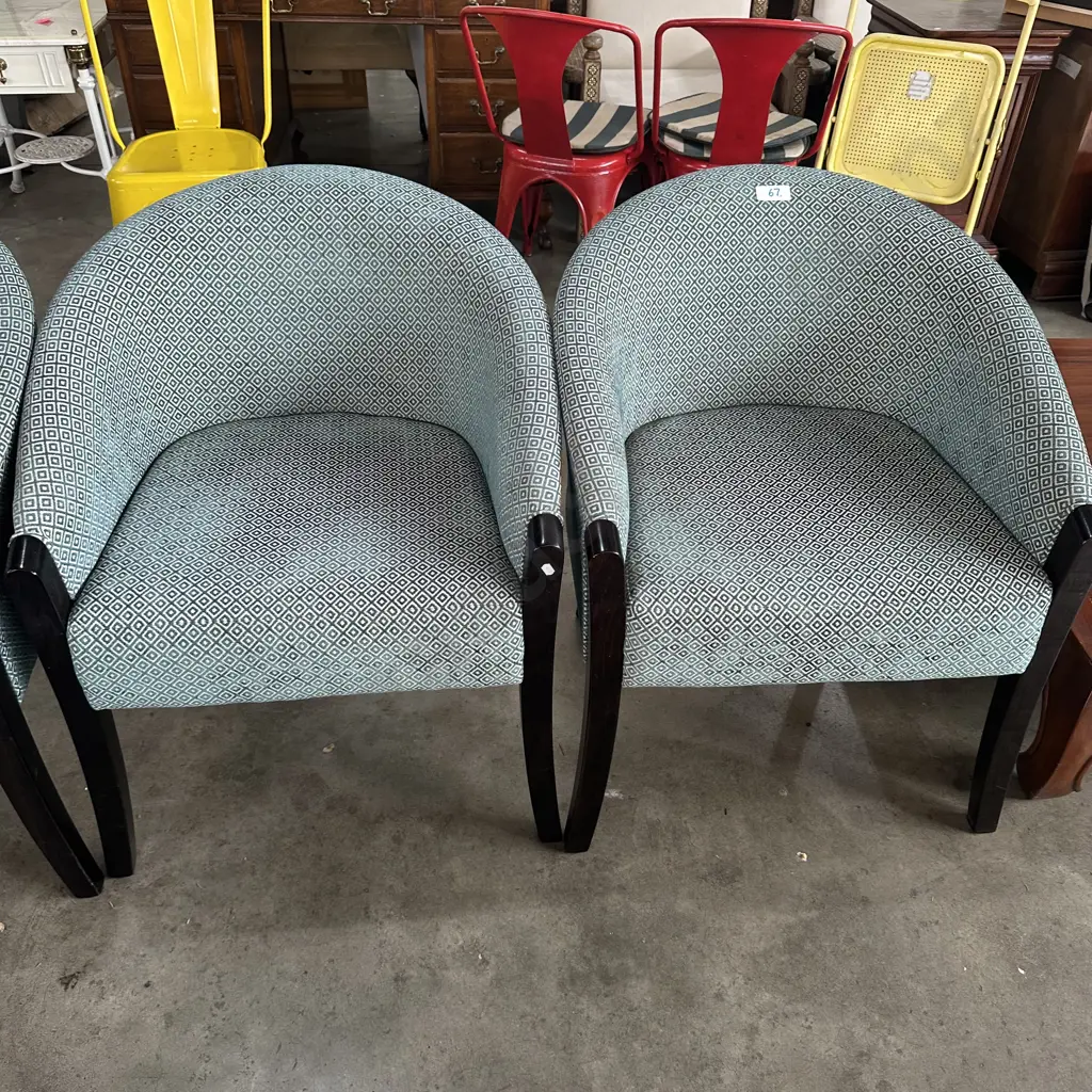 Pr plush tub chairs Image 1++