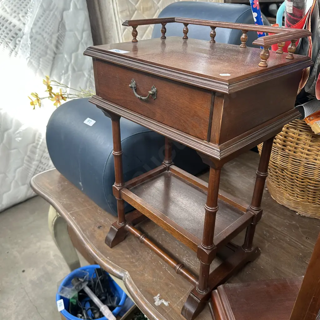 telephone table Image 1++