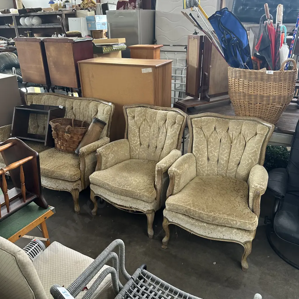vintage 3pc suite - needs TLC Image 1++