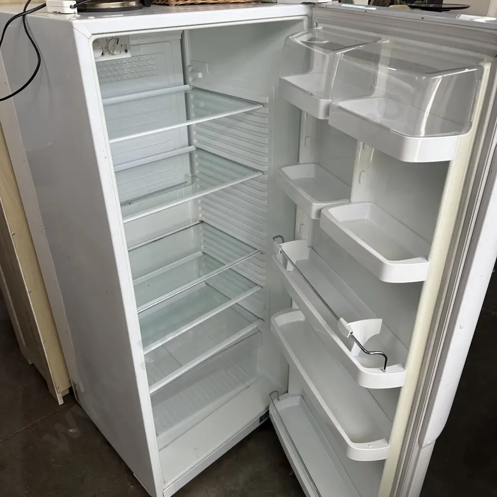 F & P fridge Image 1++