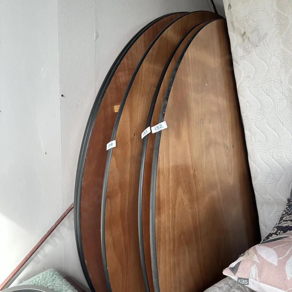 large round catering table Image 1++