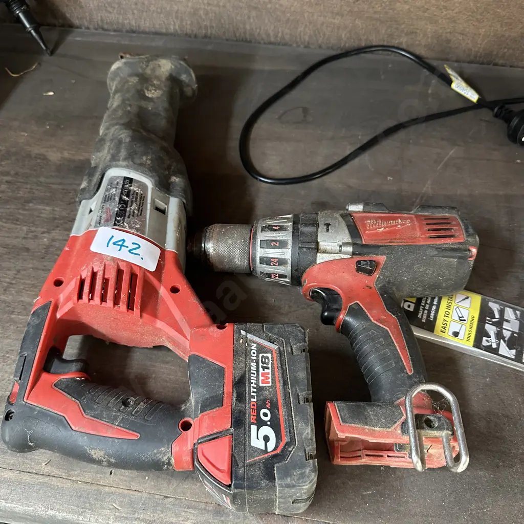 Milwaukee drill & saw both working, no charger Image 1++