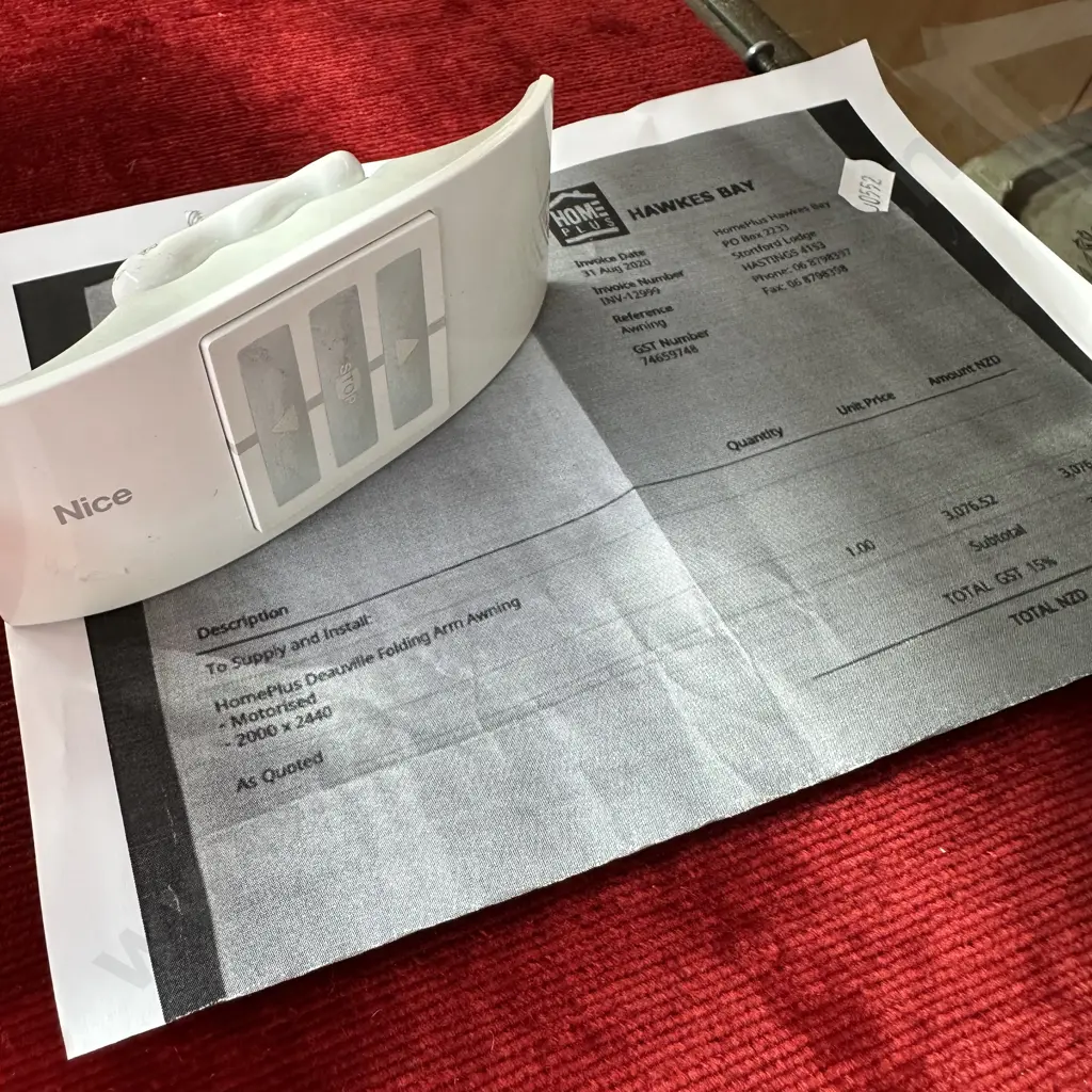Electric awning with remote (cost $3538 5 years ago) working well Image 1++