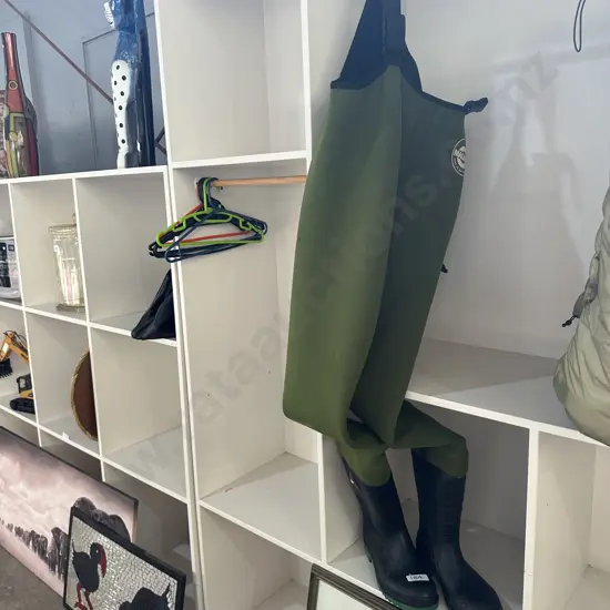 Magnum waders size 9