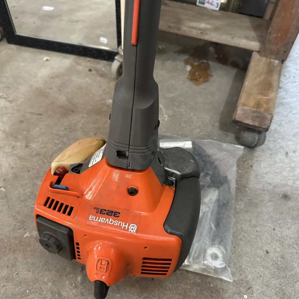 Husky petrol strimmer Image 1++