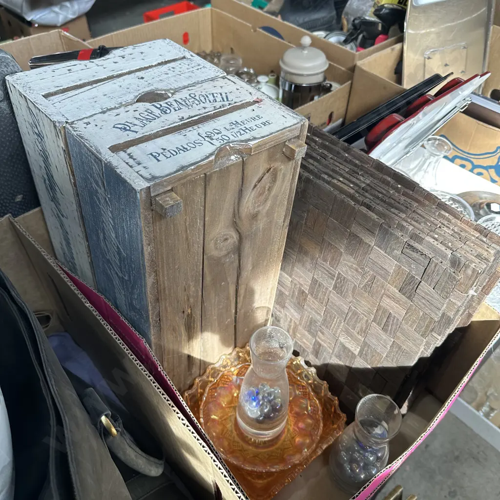 Wooden boxes, place mats, carnival glass and two pictures etc. Image 1++