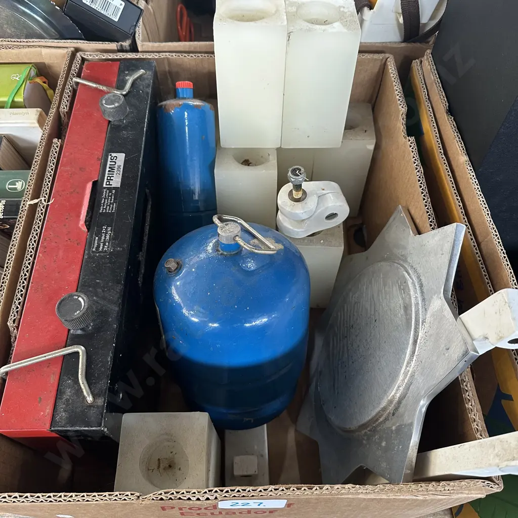 Primus, gas bottles and candles etc. Image 1++
