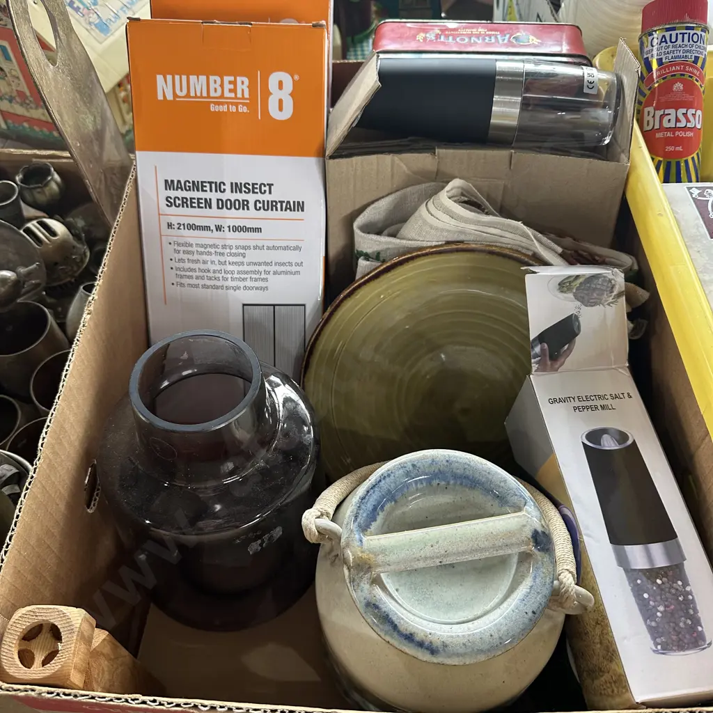 Two new magnetic insect screen door curtains, electric salt and pepper mill etc. Image 1++