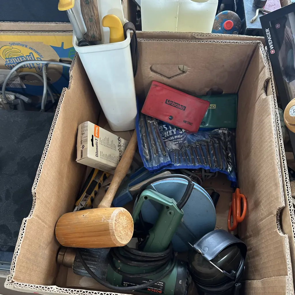 Box of tools and butchers knives etc. Image 1++