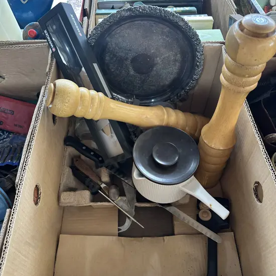 Silver tray, knives, salt and pepper grinders etc.