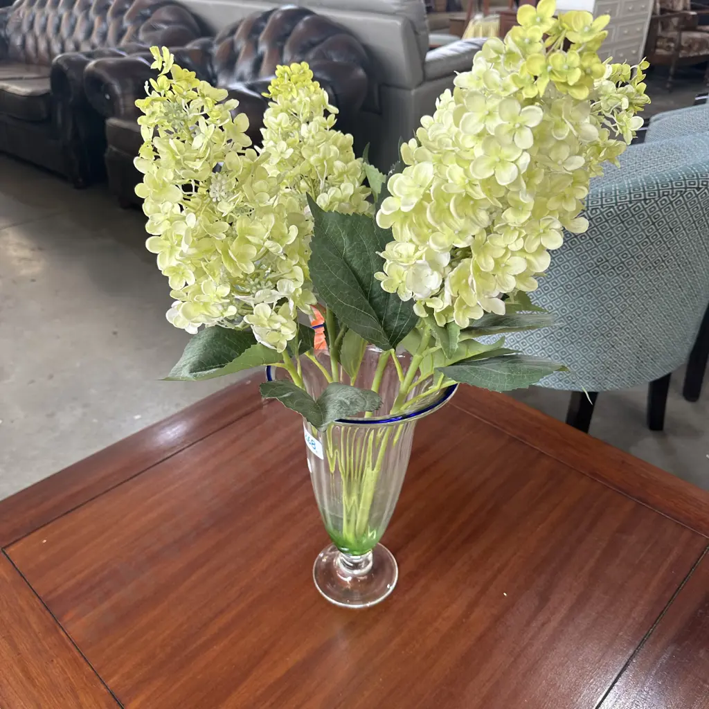 Vase and flower arrangement Image 1++