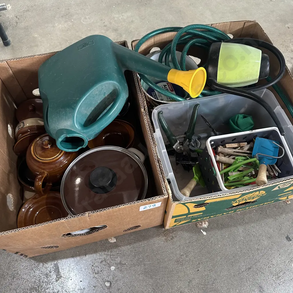 2 boxes inc secateurs Image 1++