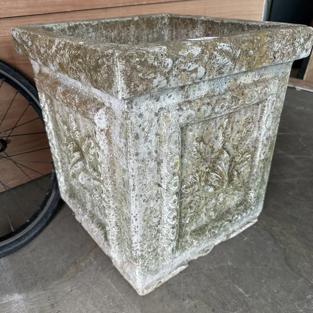 large concrete vintage square planter 500 x 450 x 450 Image 1++