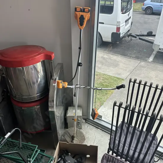 INC.CO battery line trimmer with some accessories