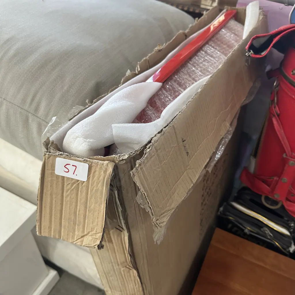 New Cafe table (missing screw kit) Image 1++