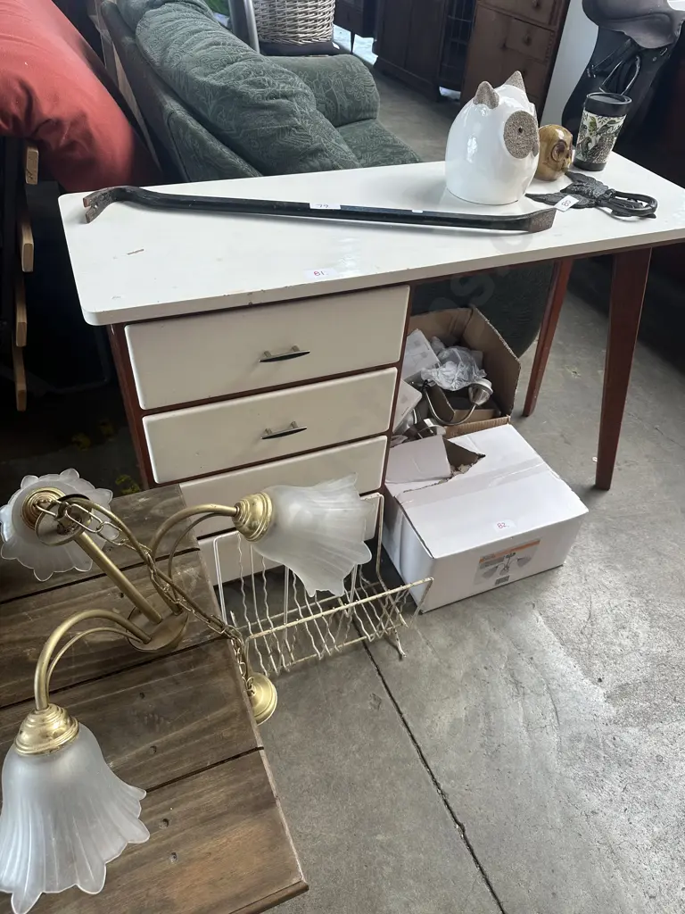 Student desk, light fitting and mag rack Image 1++