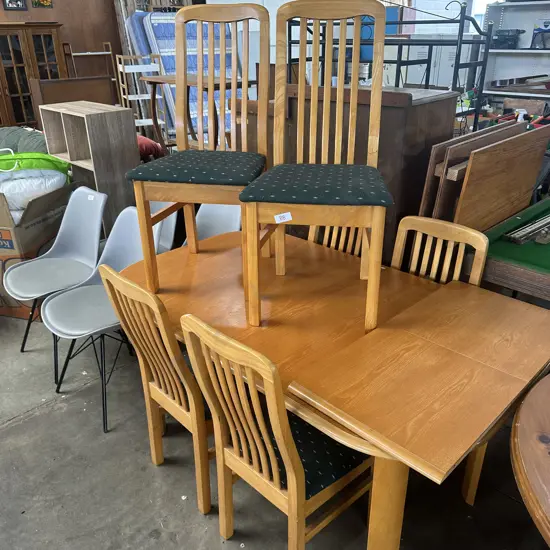 Extendable table and six chairs