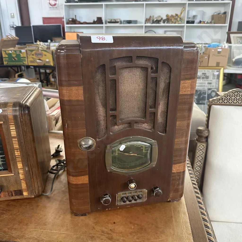 Antique radio Image 1++