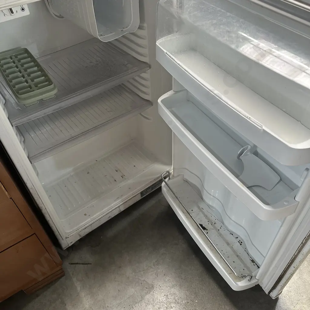 under bench fridge Image 1++