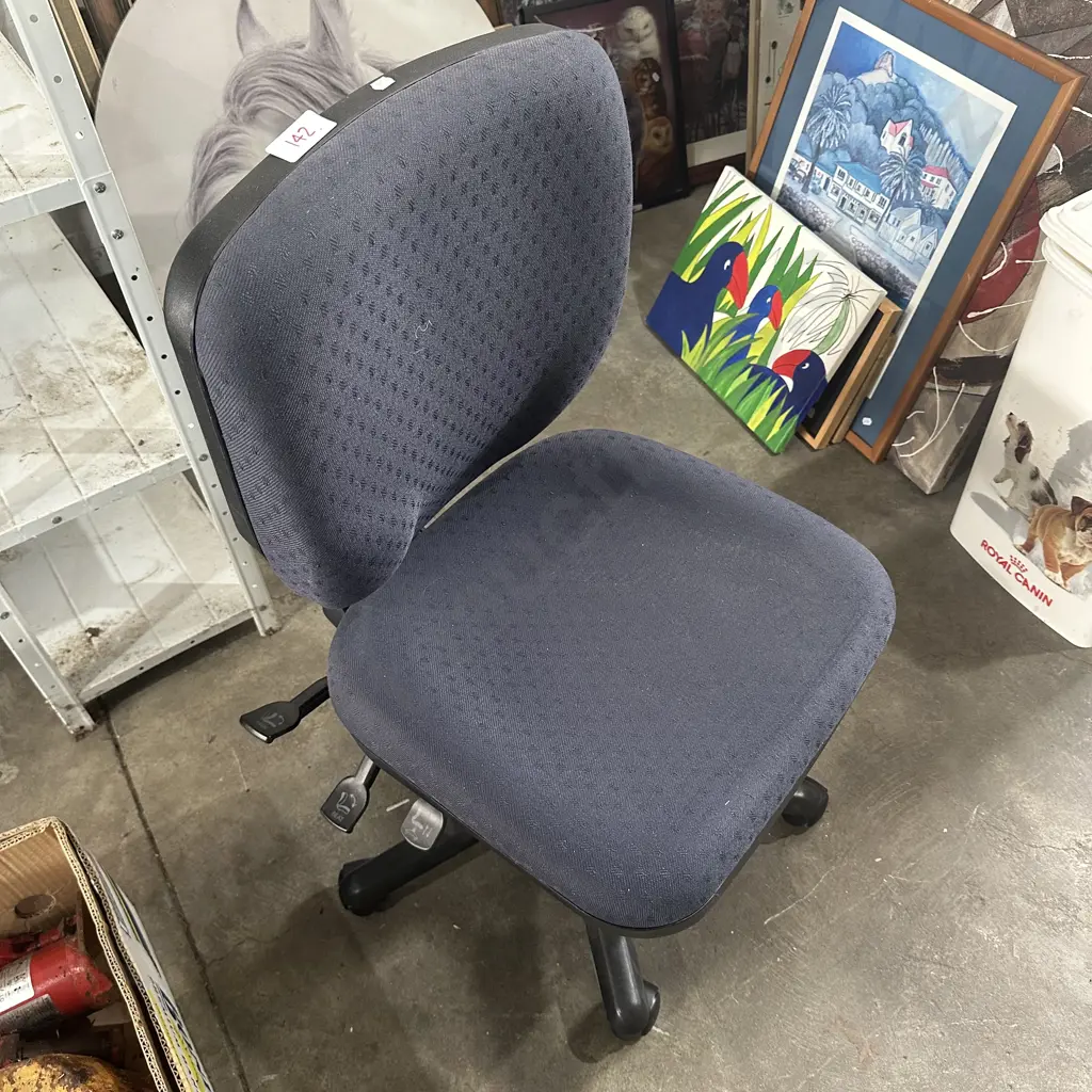 office chair Image 1++