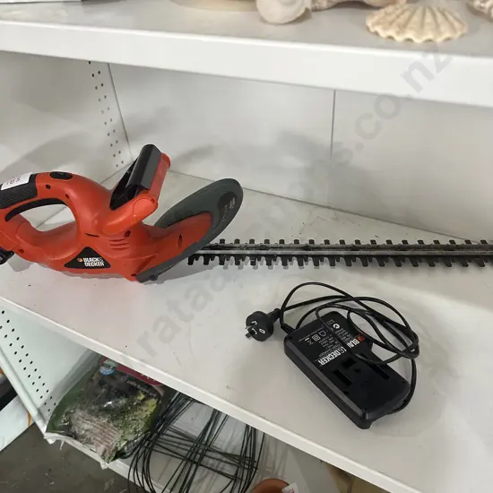 battery hedge trimmer