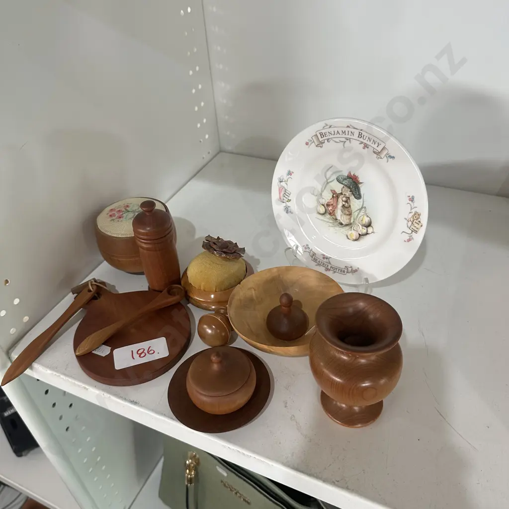 mini NZ native wood items etc Image 1++